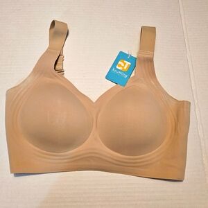 Xcutting~Wireless~Adjustable strap~Size Medium~32 B,C&D~NWT‎